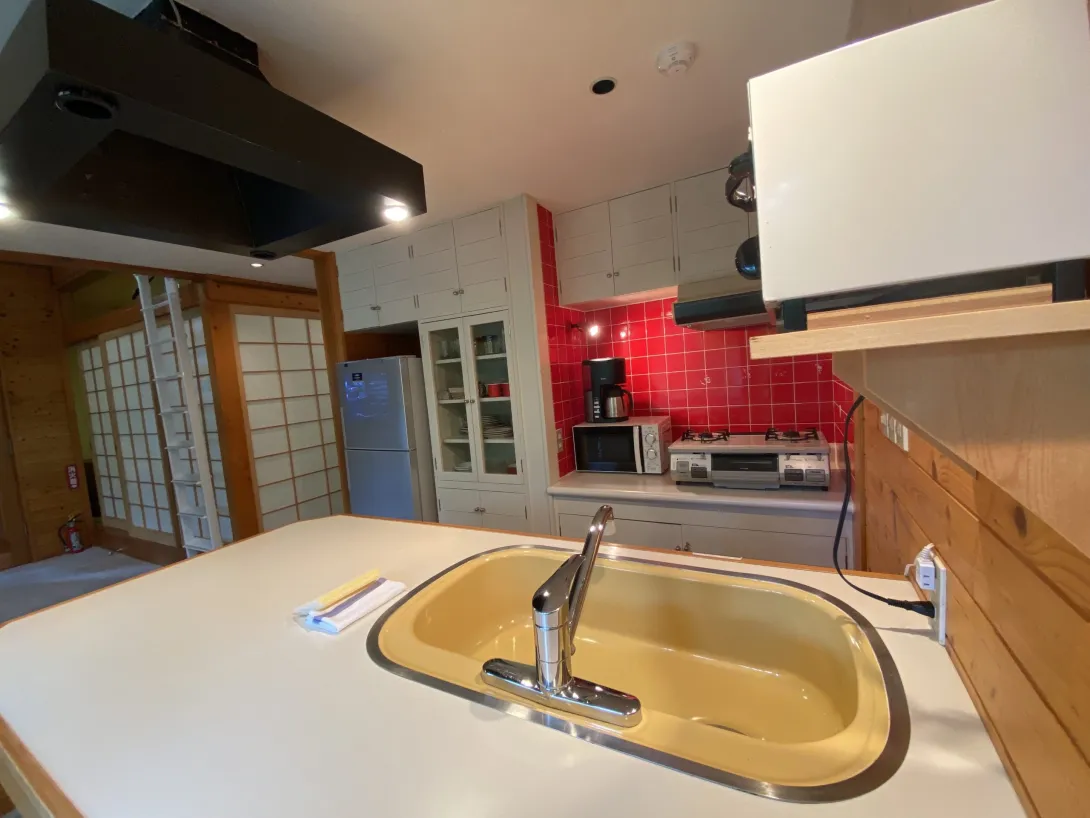 Annupuri Retro Lodge - Kitchen 2